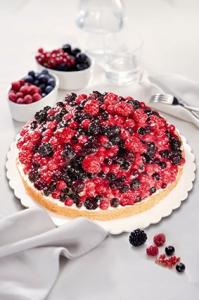 WILD BERRIES CAKE